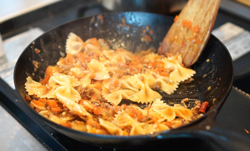 パプリカとひき肉のパスタ