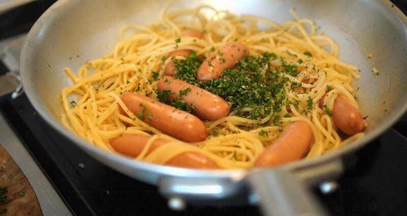 シャウエッセンのペペロンチーノ