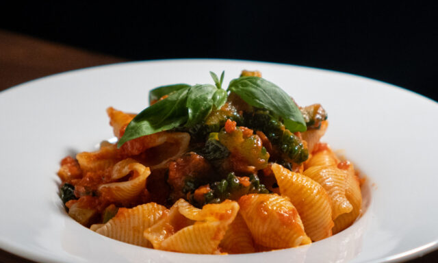 ゴーヤのトマトソースパスタ