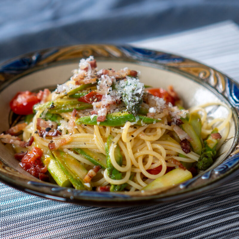 アスパラガスとパンチェッタのオイルパスタ
