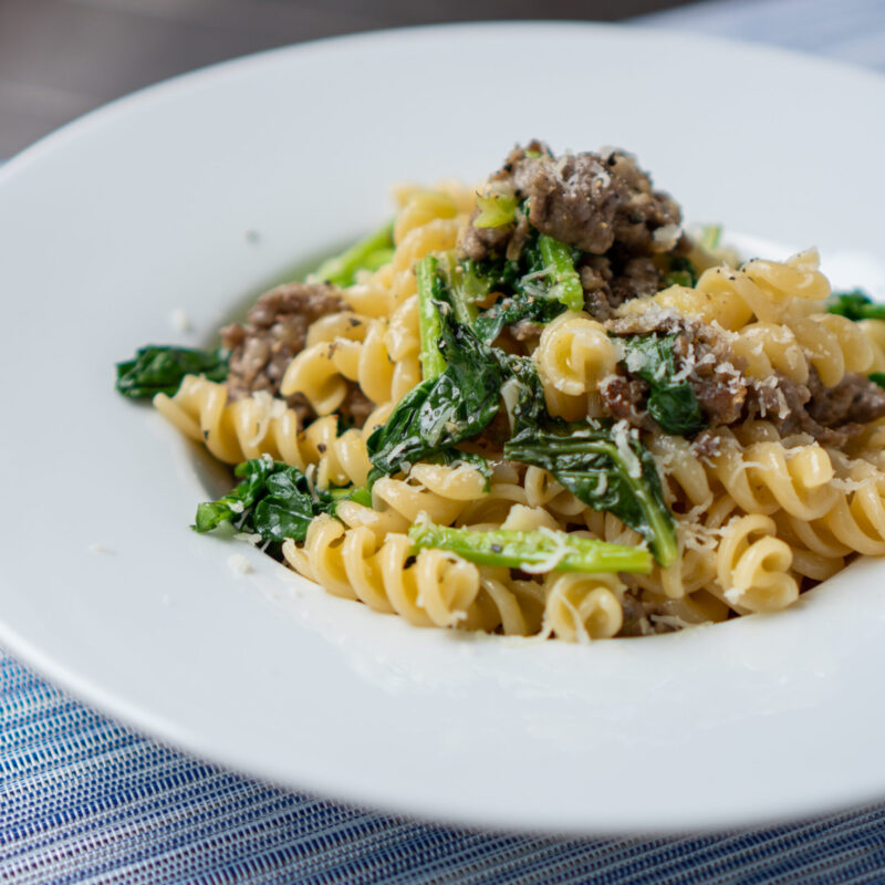 ラム肉と菜の花のパスタ