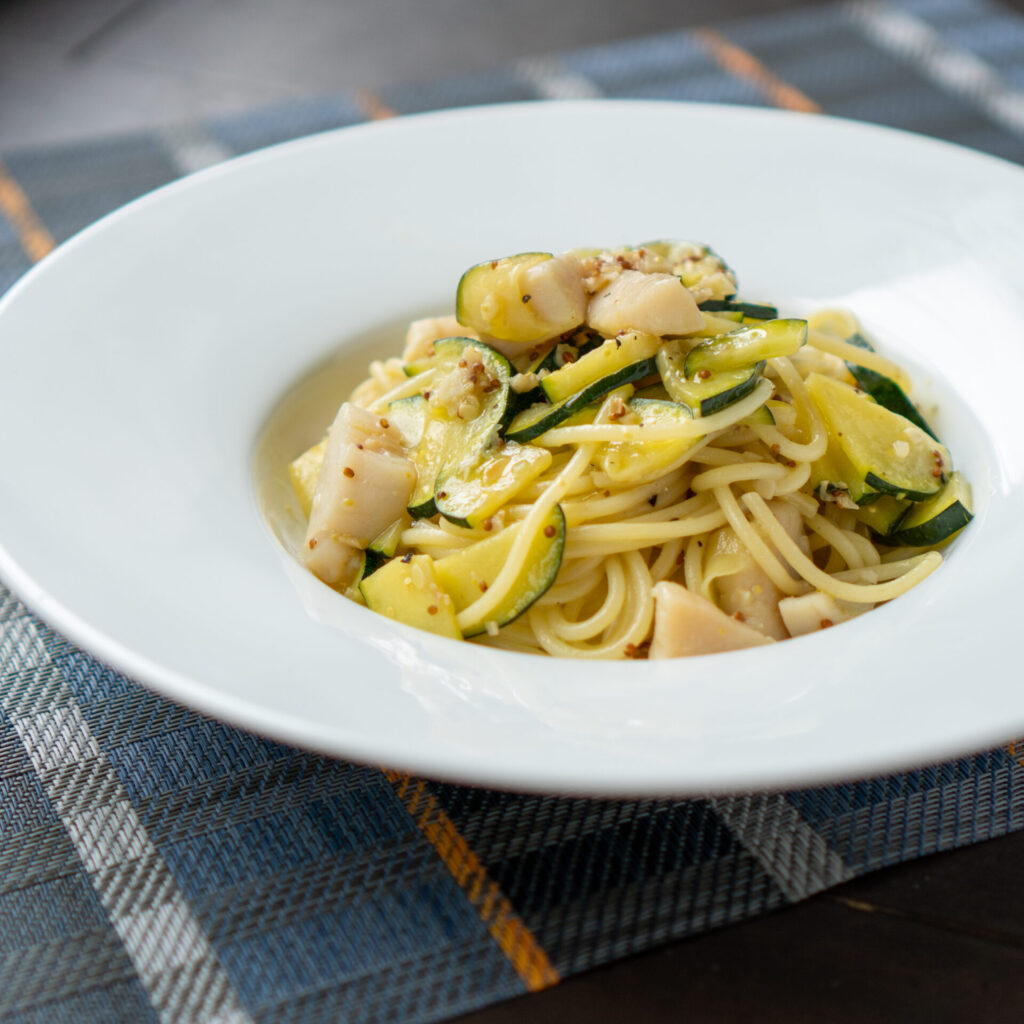 ホタテとズッキーニのパスタ・マスタード風味