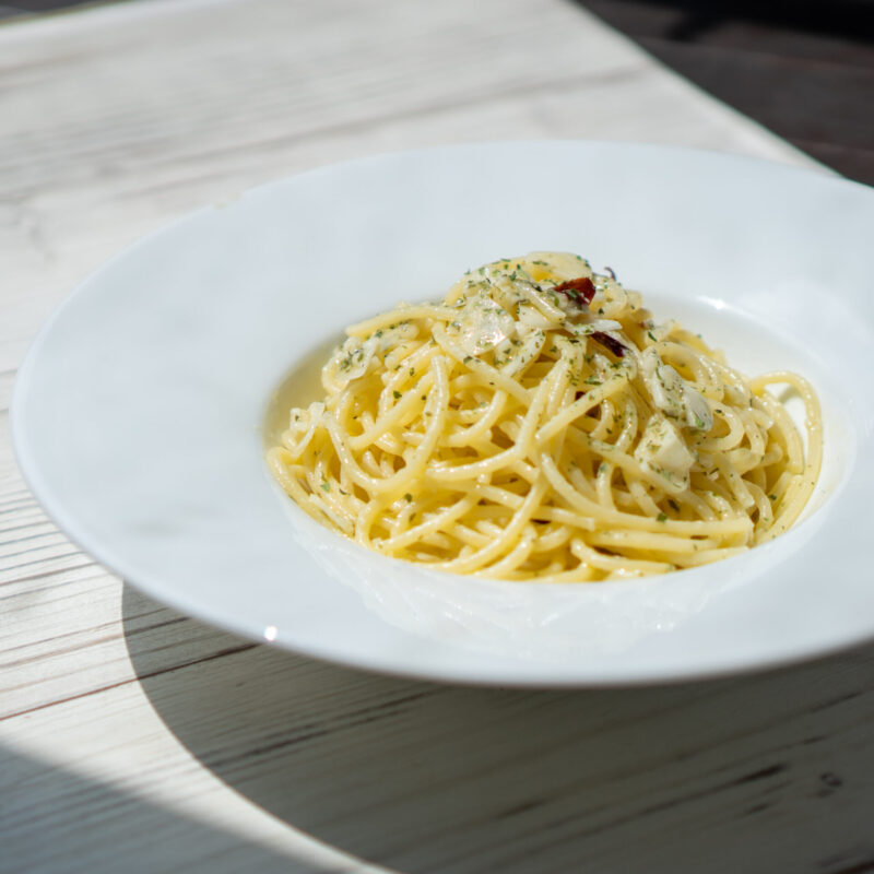 生ペペロンチーノ（生ニンニクと唐辛子、レモンのスパゲティ）