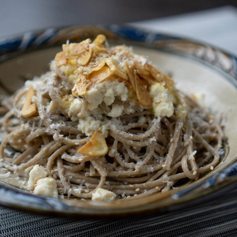 蕎麦パスタで作る豆腐のペペロンチーノ