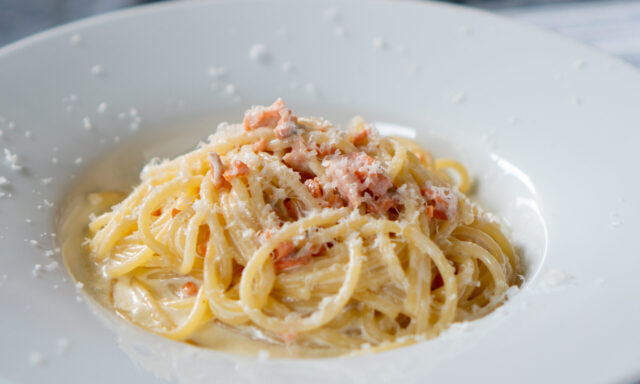シンプルなクリームパスタ