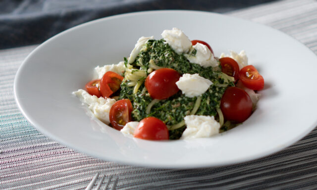 ほうれん草ペーストとモッツァレラのパスタ