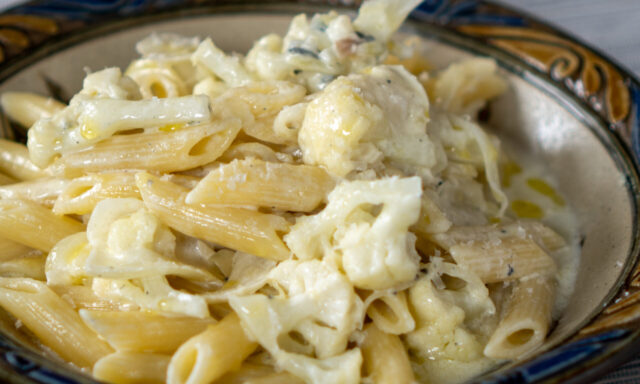 カリフラワーとゴルゴンゾーラのクリームペンネ