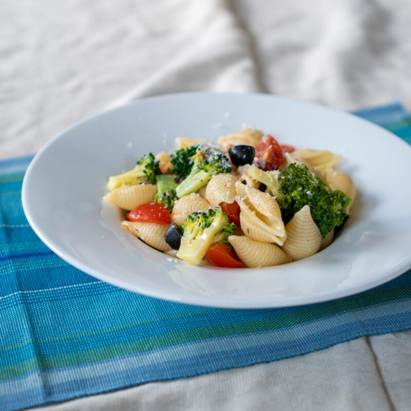 ブロッコリーとトマトのクルダイオーラ