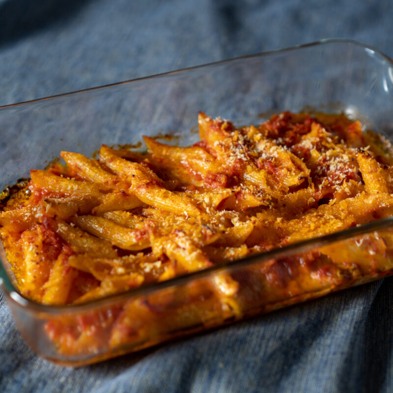 モッツァレラとトマトソースのペンネアルフォルノ