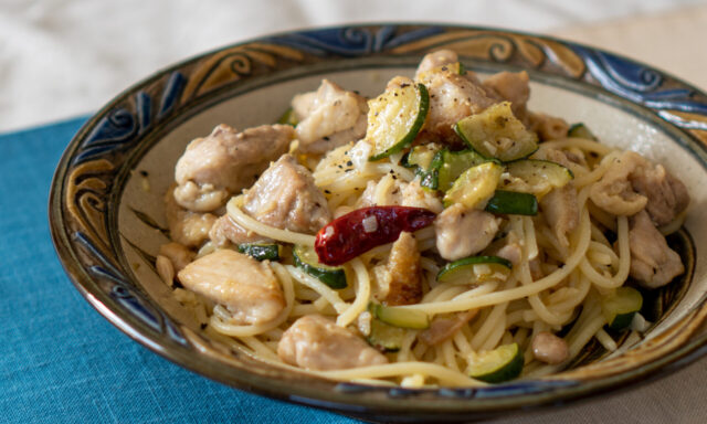 鶏肉とズッキーニの柚子胡椒ペペロンチーノ