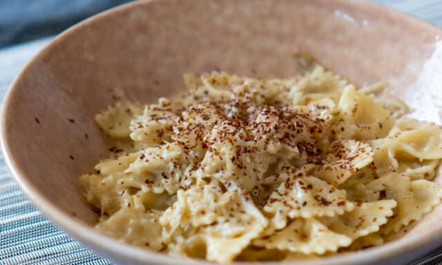 ゴボウとチョコレートのパスタ・ポタージュ風