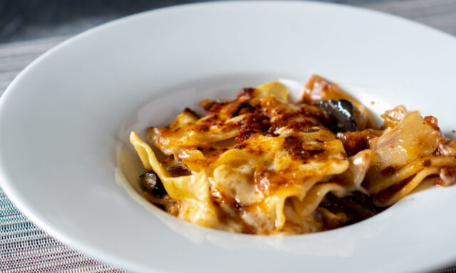 ナスとトマトソースのグラタンパスタ