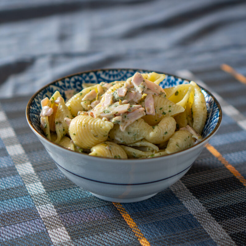 ハムとマヨネーズのコンキリエ