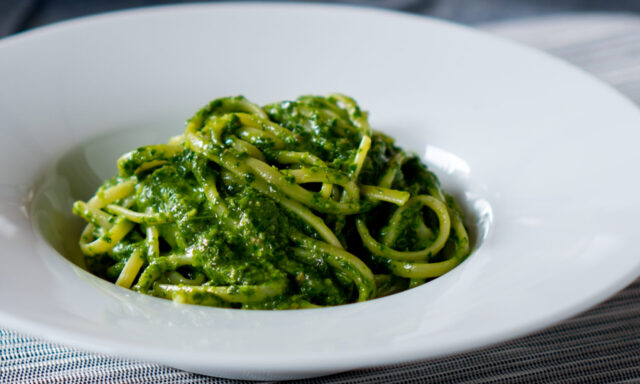 ルッコラのサルサヴェルデ・リングイネ