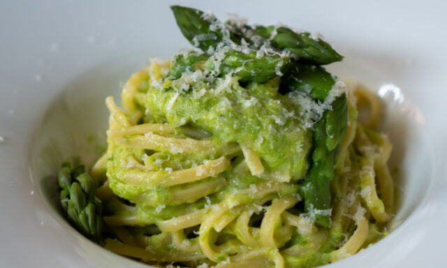 アスパラガスのパスタ