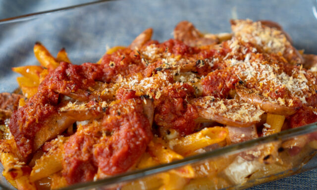 ウィンナーソーセージとカマンベールのオーブン焼きペンネ