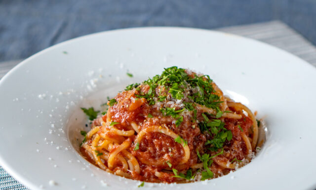 赤ワイントマトソースパスタ