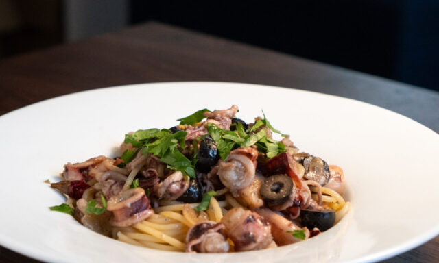 ヤリイカとオリーブのペペロンチーノ