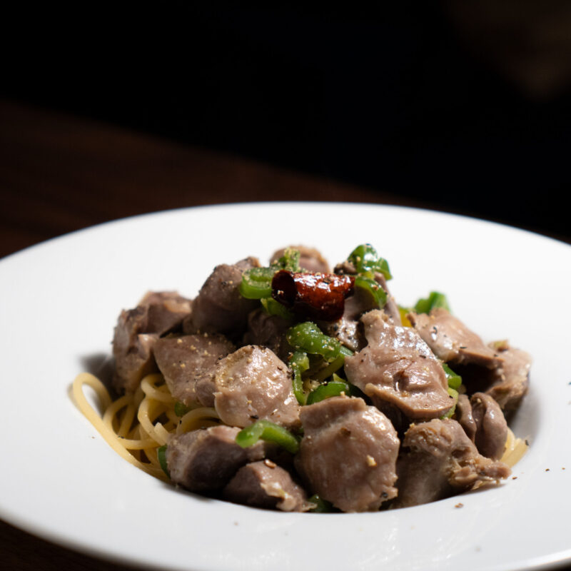 砂肝とピーマンのペペロンチーノ