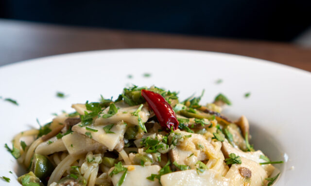 エリンギとオリーブのペペロンチーノ