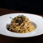 ツナ缶とキノコの和風ペペロンチーノ