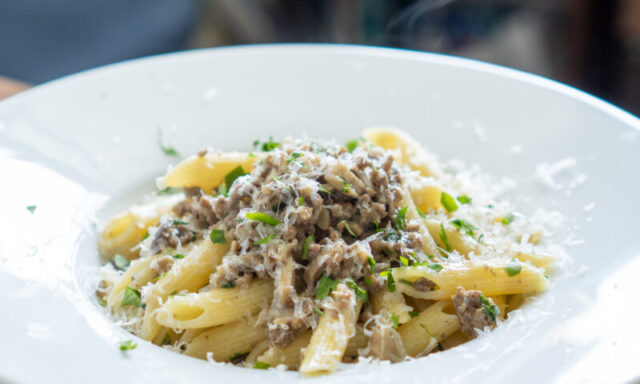 マッシュルームとひき肉のラグーパスタ
