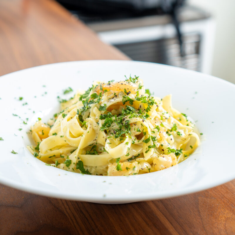 海老のサフランクリームパスタ